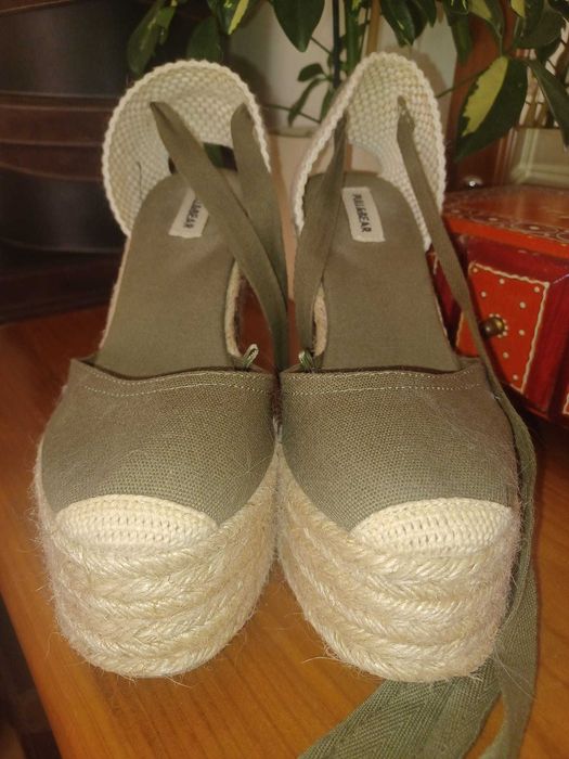 Sandálias de cunha  da Pull&Bear