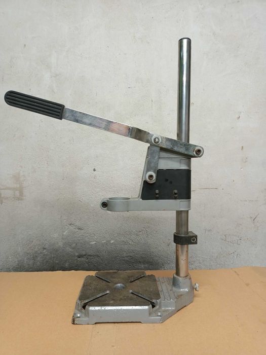 Стійка для свердління дрилем