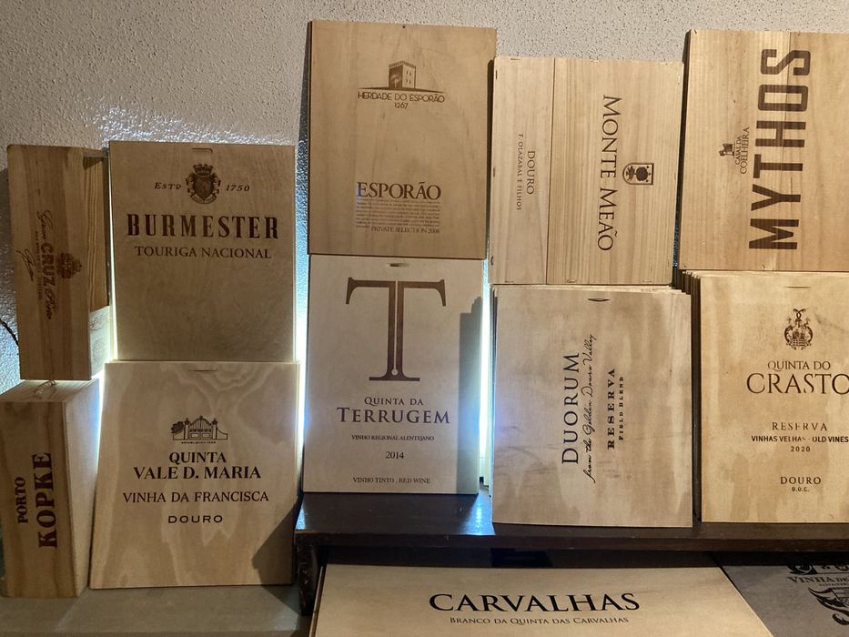Caixas de vinho e tampos decorativos