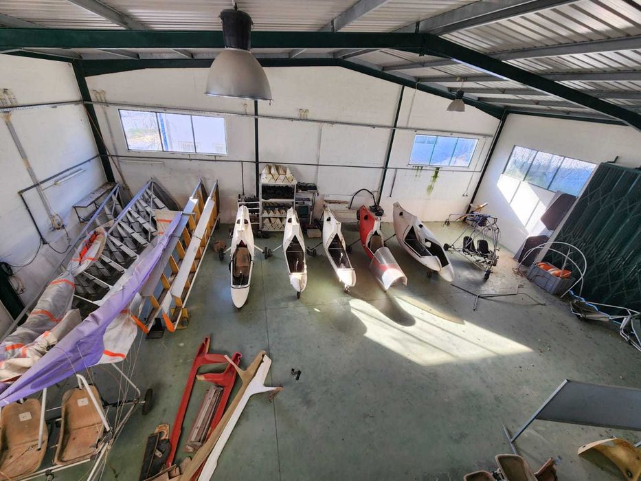 Peças de Avião Antigas para Colecionadores '  Aceito crypto