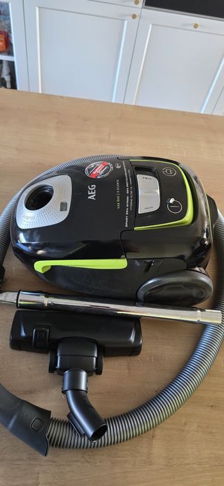 Mega cichy i mocny odkurzacz AEG VX8 X-SILENCE o mocy 1800W.