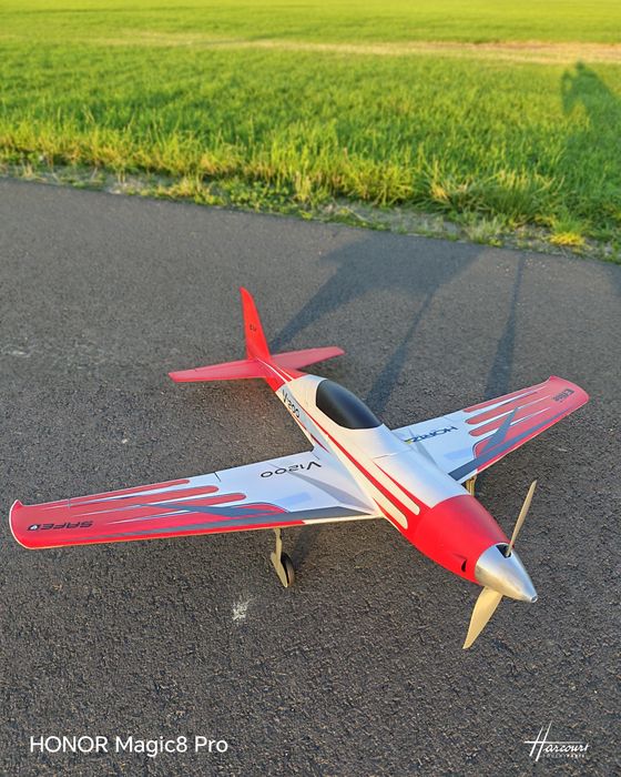 V1200 v2 samolot RC