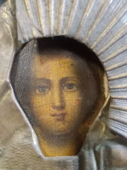 Икона старая, в окладе. Казанская.