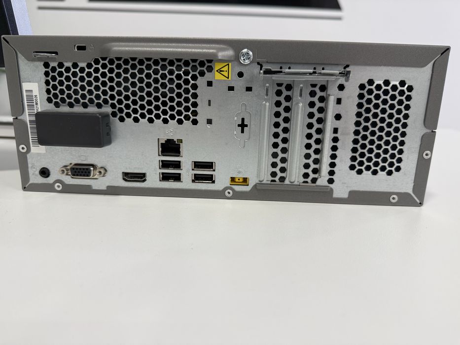 Vendo pc lenovo + monitor + rato e teclado