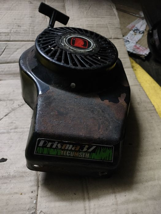 Silnik do kosiarki spalinowej na części