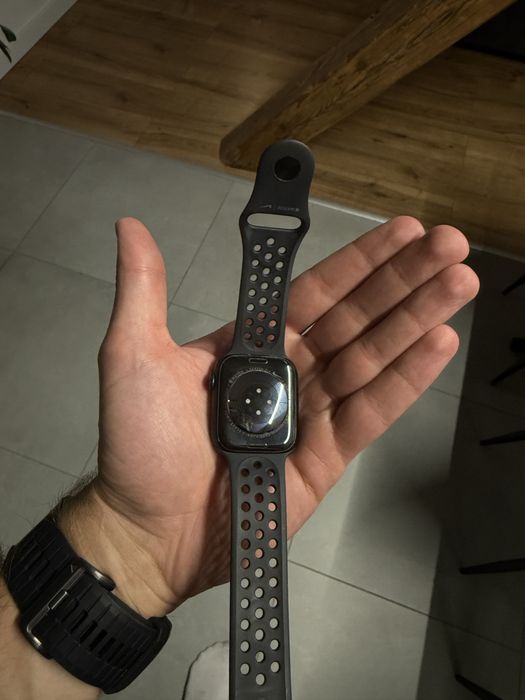 Apple Watch series 7 45 mm - Nike!