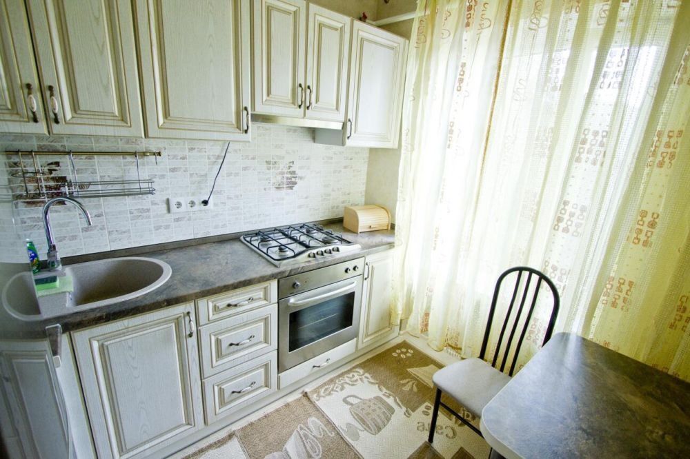 Посуточно квартира в центре! Дворец Украины. НСК ОЛИМПИЙСКИЙ