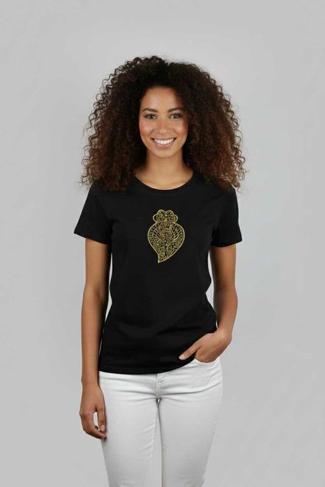 T-Shirt com o coração de Viana bordado à maquina