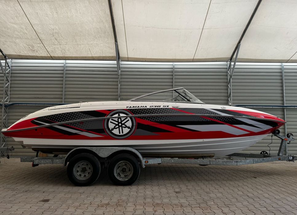 Łódź motorowa Yamaha