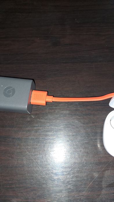 Auriculares Bluetooth JBL. Como novos. Entrego em mãos no Porto