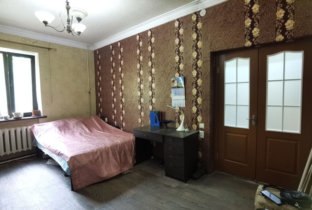 Продам 2к сталинку на улице Кутузова