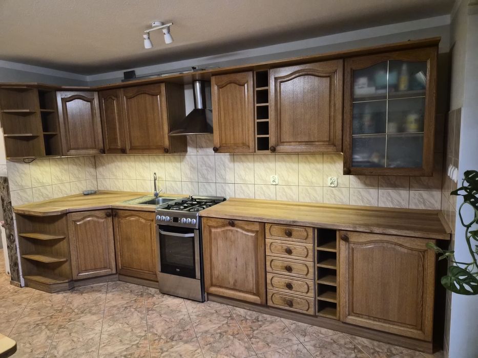 Kuchnia z dębowymi frontami