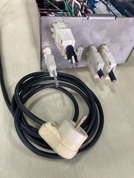 Sterownik,regulator obrotów silnika indukcyjnego 3-fazowego