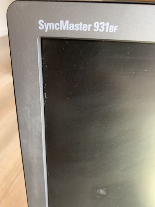 Samsung SyncMaster 931BF 19”