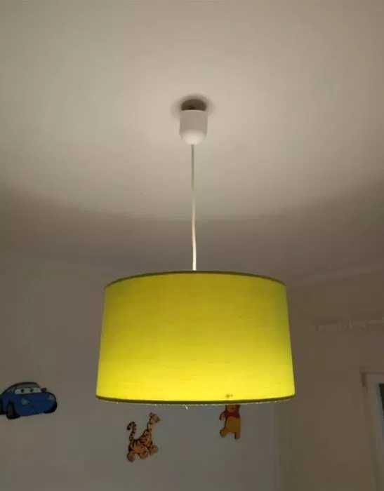 Candeeiro de tecto verde