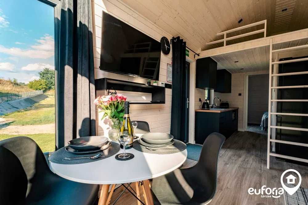 Domek na wynajem nad jeziorem z sauną i balią/jacuzzi;