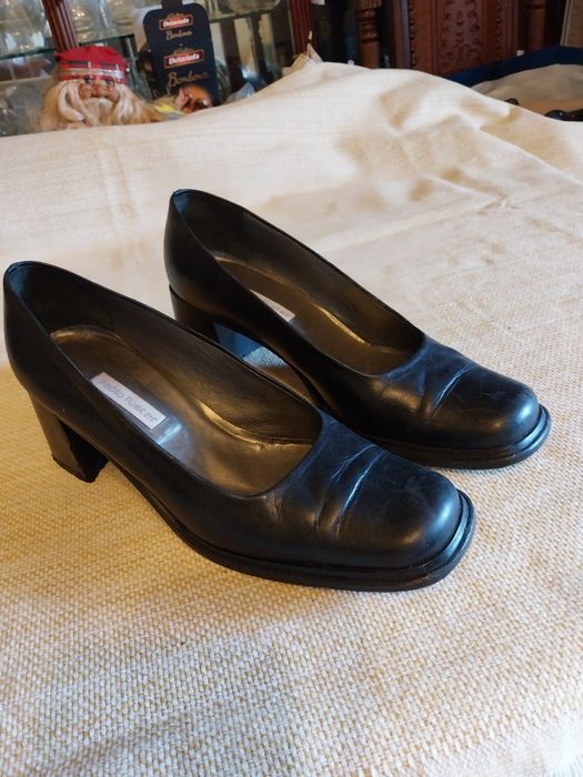 Sapatos pouco usados deixei de usar saltos