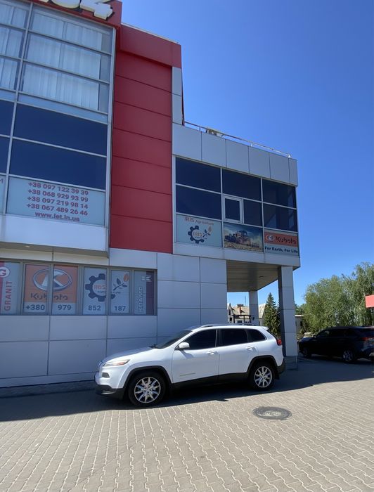 Продаж комерційного приміщення. Бізнес центр. Земельна ділянка