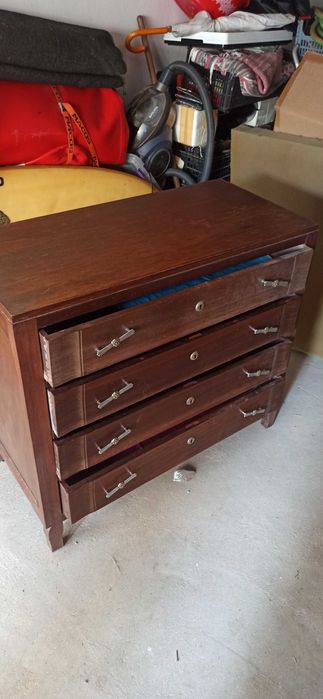 Cómoda antiga 4 gavetas