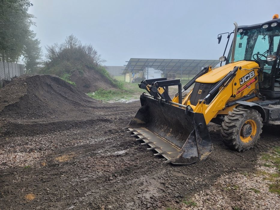 USŁUGI MINIKOPARKA 2 i 3 Tony koparkoładowarkąWywrotką Wiertnicą Przys