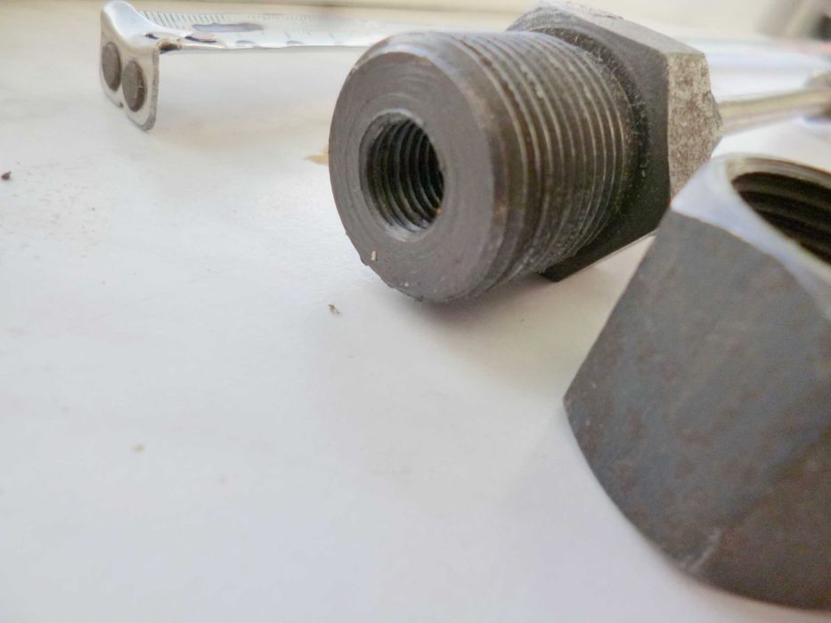 приспособление для зарядки  гидроаккумулятора    с манометром  МТП-1М