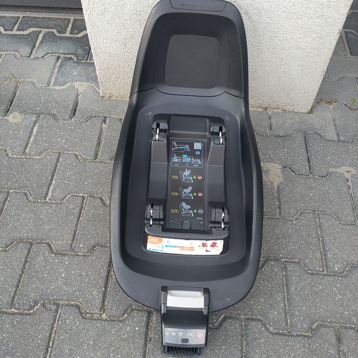 fotelik maxi Cosi pebblePlus + baza ISOFIX 2 WayFix