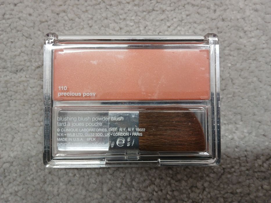 CLINIQUE Blushing Blush Powder Blush Róż do policzków
Blushing Blush