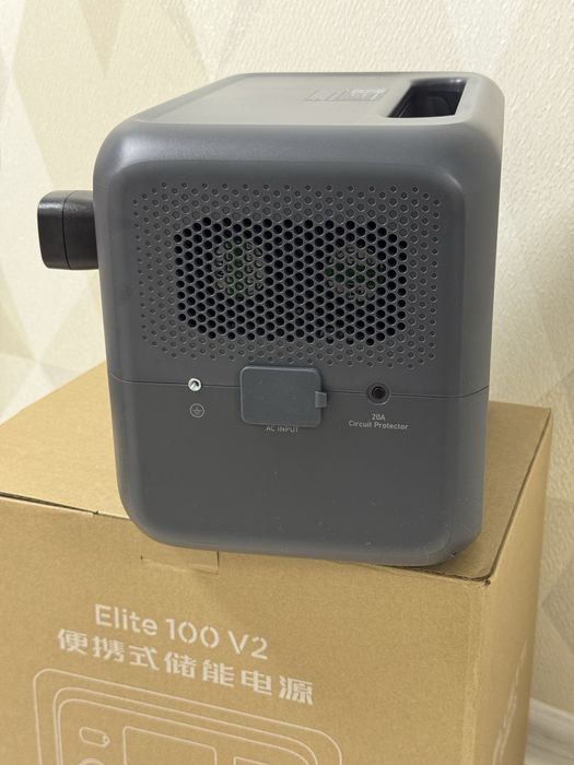 Нова зарядна станція Bluetti Elite 100 V2 1800w LiFePo4 1024вт/год