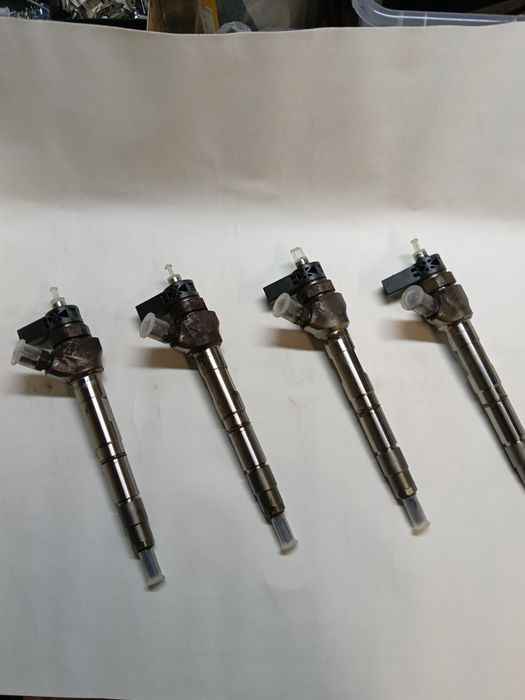 Wtryski wtryskiwacze Passat B8 kpl