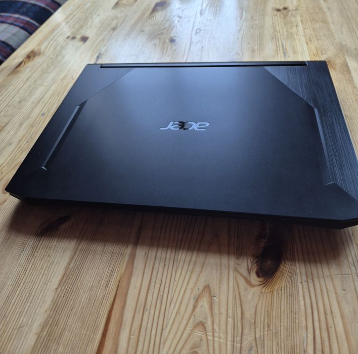 Acer Nitro 5 i5-10300H / RTX 2060 / 32GB RAM / 144Hz / SSD+HDD