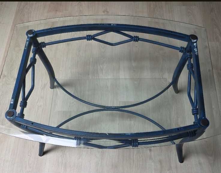 Mesa de ferro azul e vidros