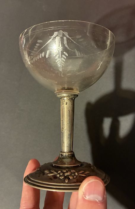 Copo em vidro gravado com base em Prata contraste javali