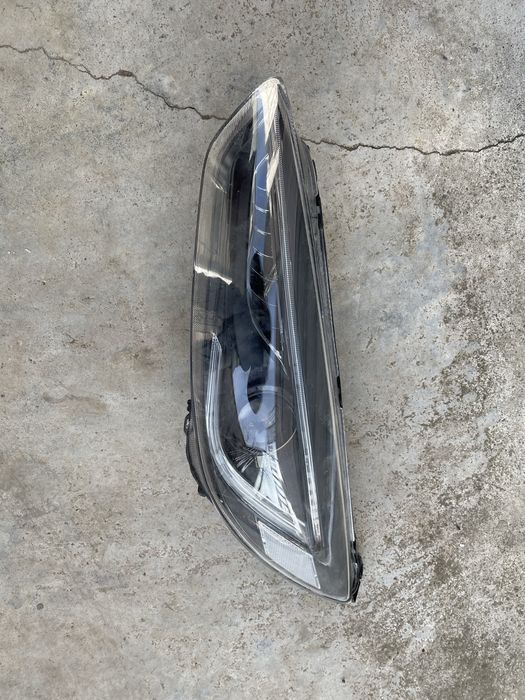 Ліва фара Ford Focus 3 Led