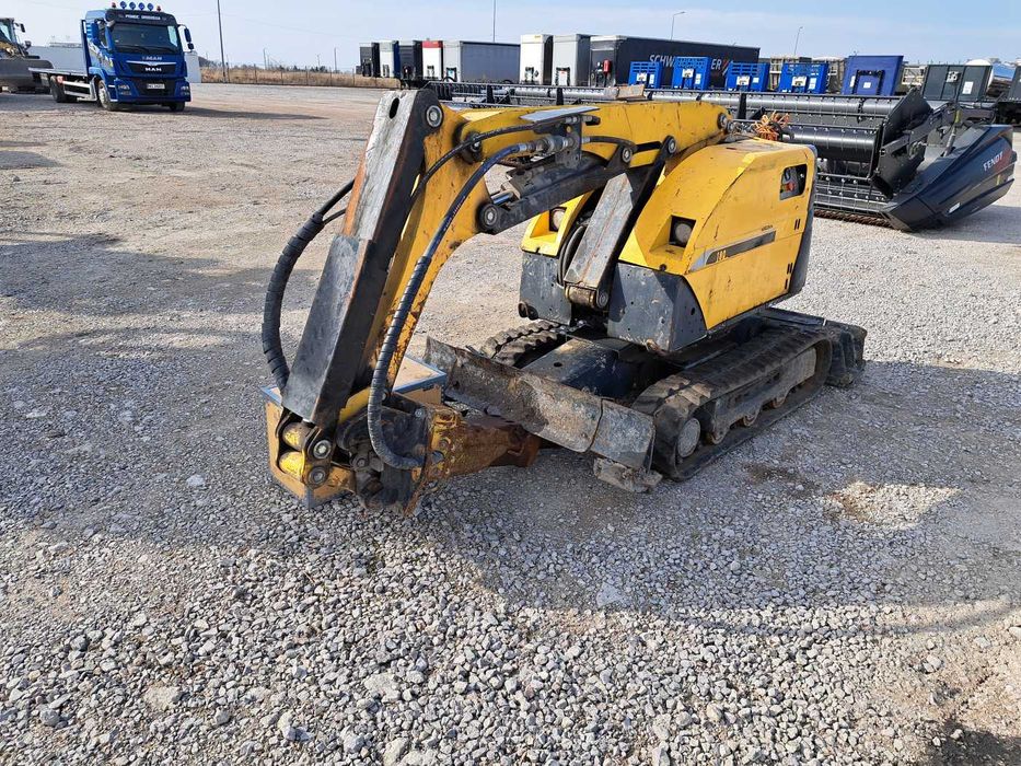 Robot wyburzeniowy Brokk 180