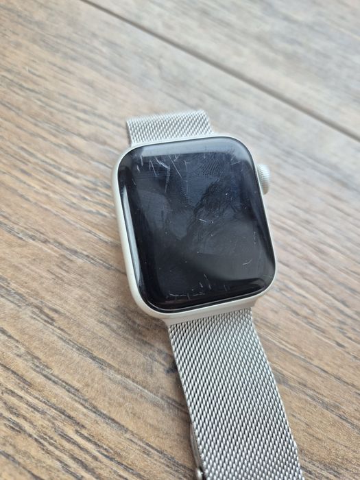 Apple Watch SE 2 GPS 40 mm + pulseira metálica magnética (usados)