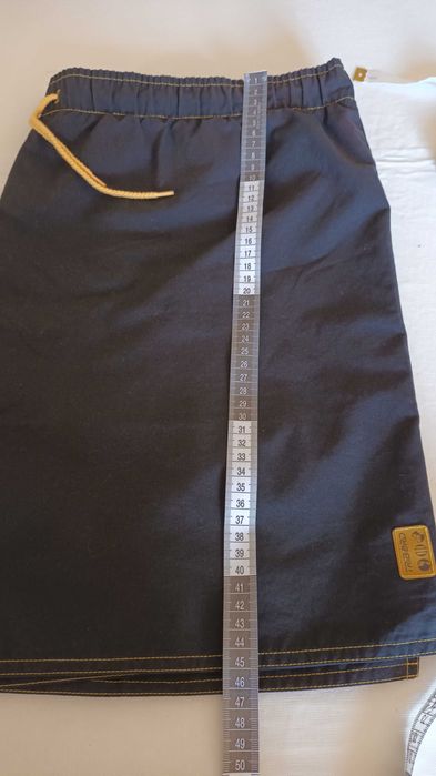 Calções em preto da Tribord