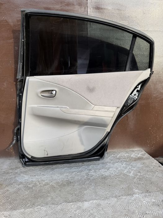 Дверь Ниссан альтима nissan altima год 2005