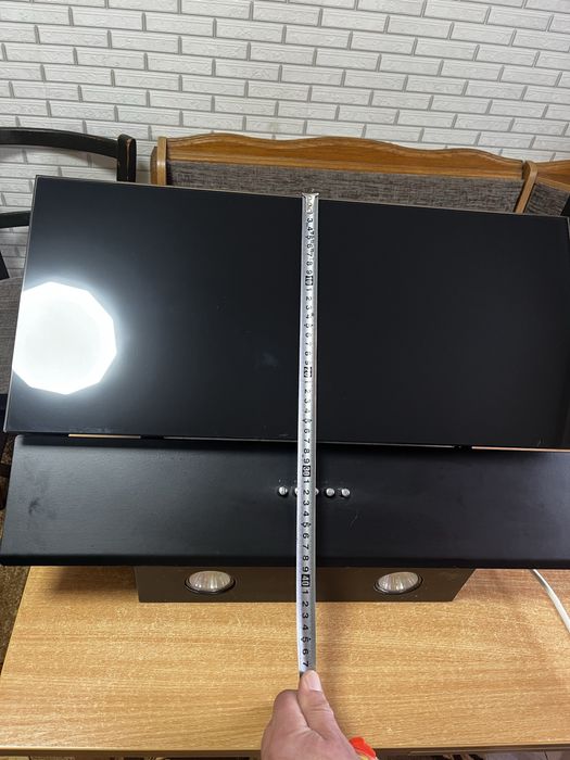 Продам кухонную вытяжку