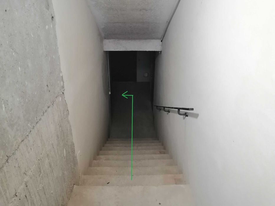 здаю в оренду підвал є електрика 220V Львів вул Надійна комірка 5.7м²