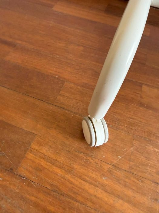 Charriot Metálico Branco com Rodas e Prateleira (Altura Ajustável)