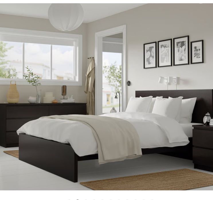 Second hand bed in sale with very good condition  from August 25