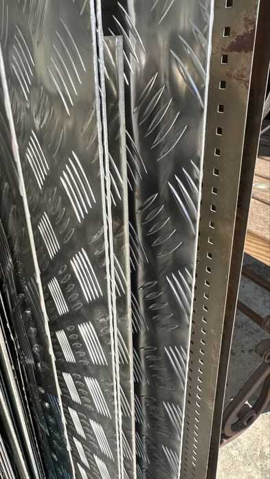 Листи алюмінієві-рефлені, нержавійка.