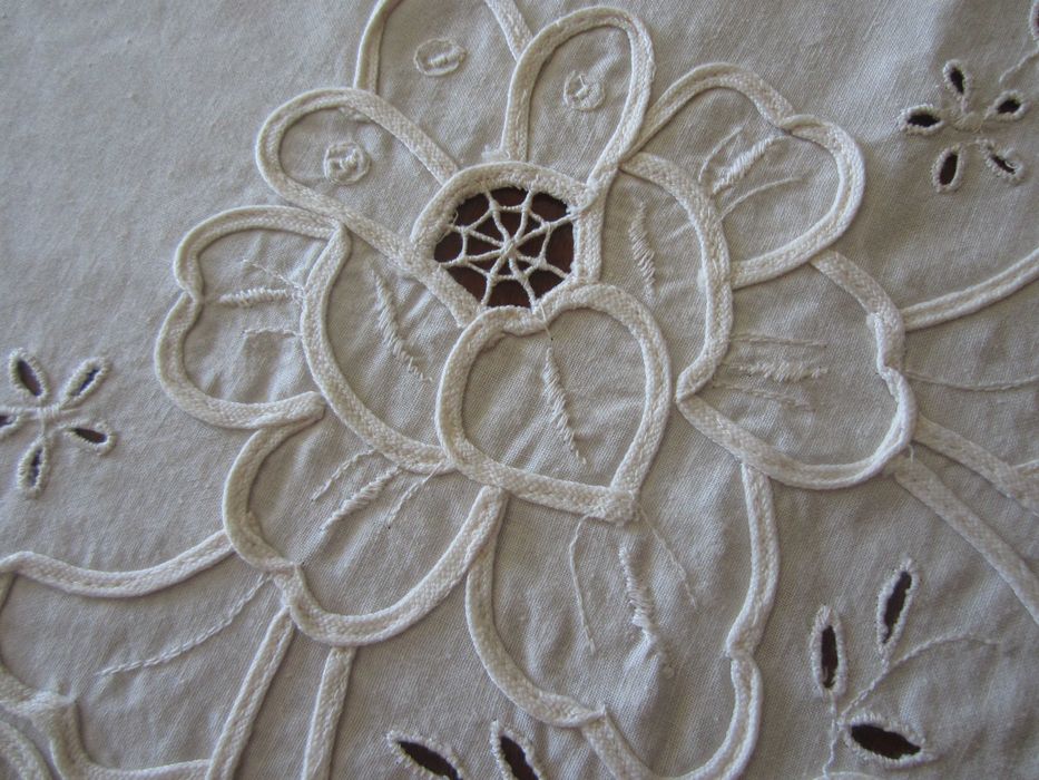 Bela Toalha Bordada Portuguesa-NOVA BAIXA de PREÇO