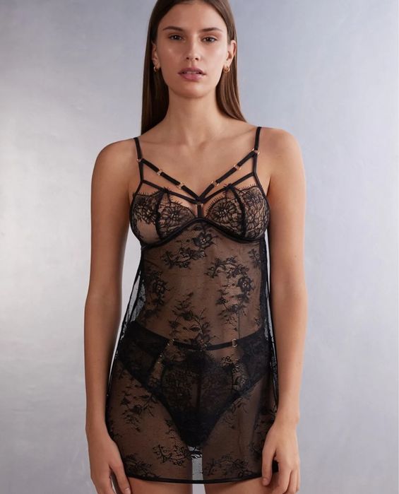 Неймовірний мереживний боді від Intimissimi &Jennifer Lopez.