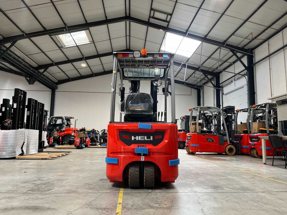 Empilhador 3 Rodas Novo