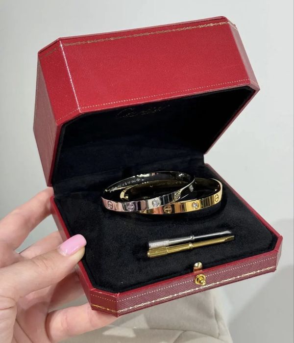 Браслет cartier love жорсткий із жовтого золота з діамантами