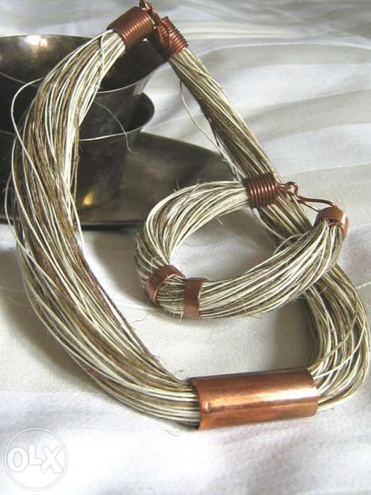 Miedź i len. Oryginalny zestaw biżuterii