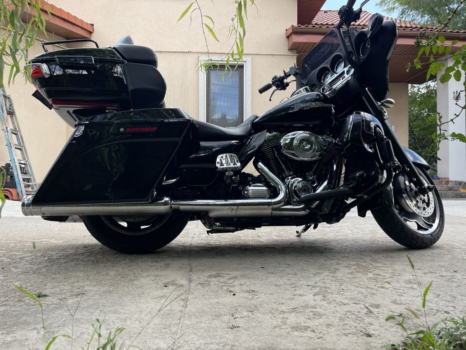 Продам Harley Davidson Street Glide