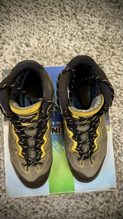 Трекінгові черевики Meindl