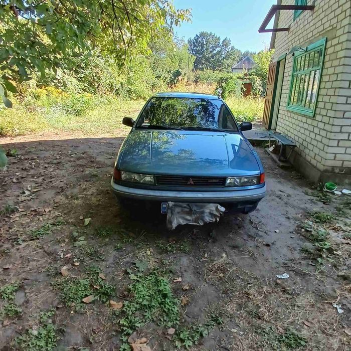 Mitsubishi Lancer 90 года